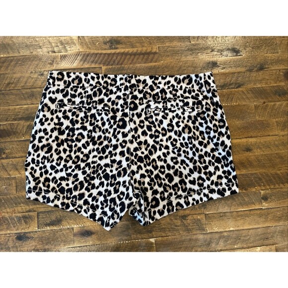 Old Navy Women’s Everyday Short Mid Rise Animal Print 16 Euc - Picture 4 of 4